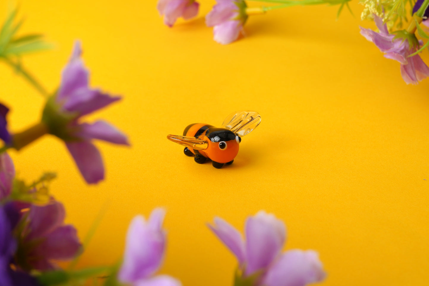 Glass Bumblebee Figurine: Collectable Bee Ornament, Gift Boxed