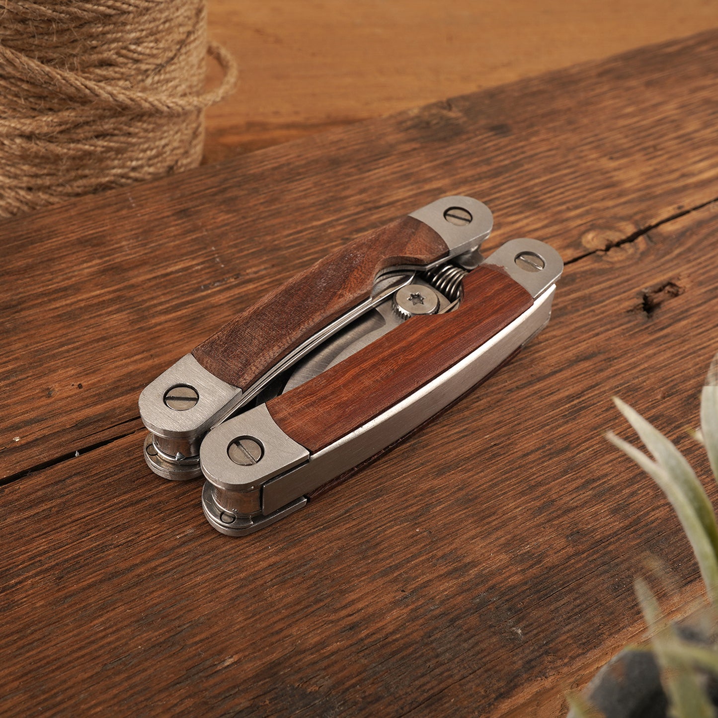 5-in-1 Garden Multi Tool In Gift Box with Wooden Handle | Personalisation Available | Gardeners Gift | Gifts