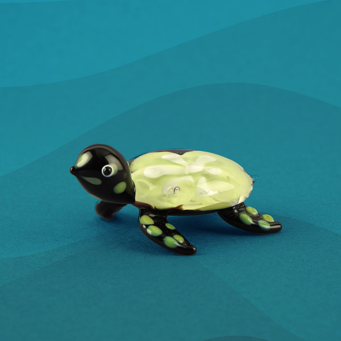 Green Glass Turtle In Gift Box • Decoration • Ornament • Collectable • Gift For Home • Home Decor