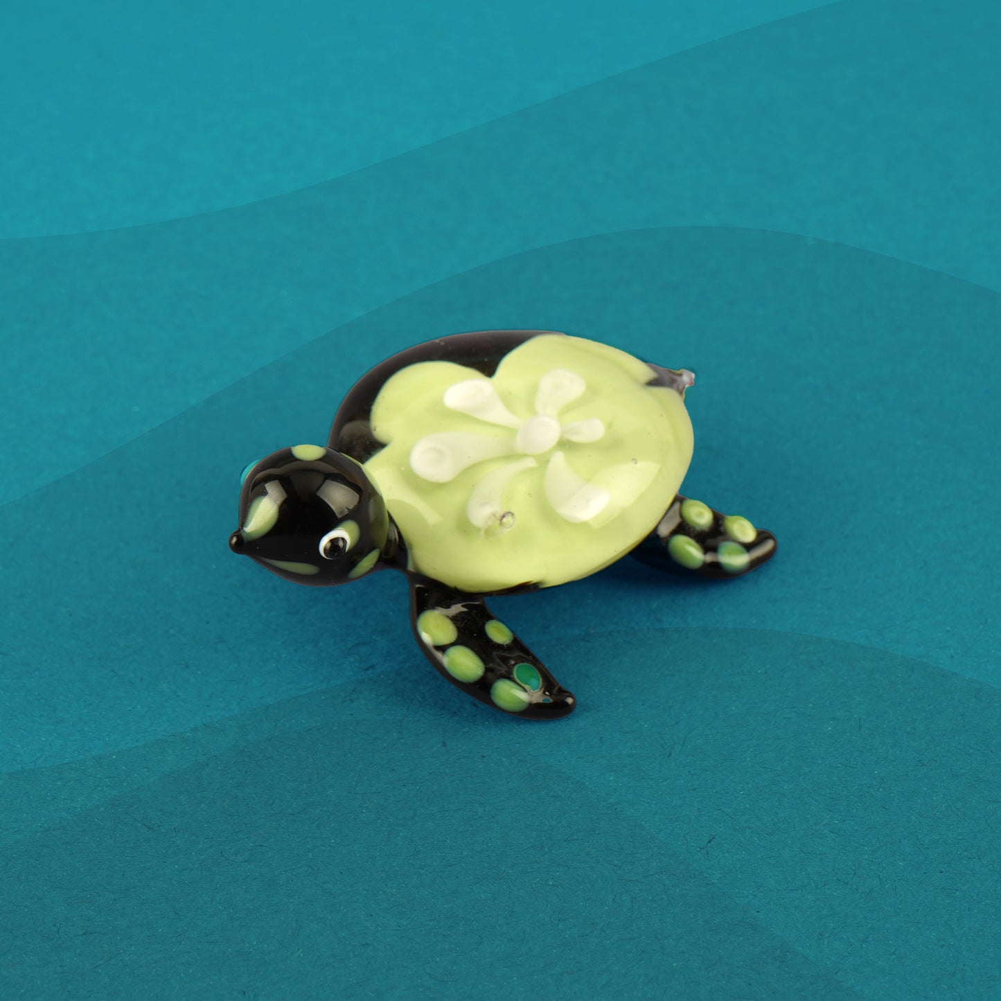 Green Glass Turtle In Gift Box • Decoration • Ornament • Collectable • Gift For Home • Home Decor