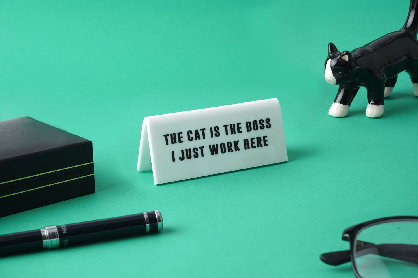 White Acrylic Desk Sign ‘The Cat Is The Boss I Just Work Here’