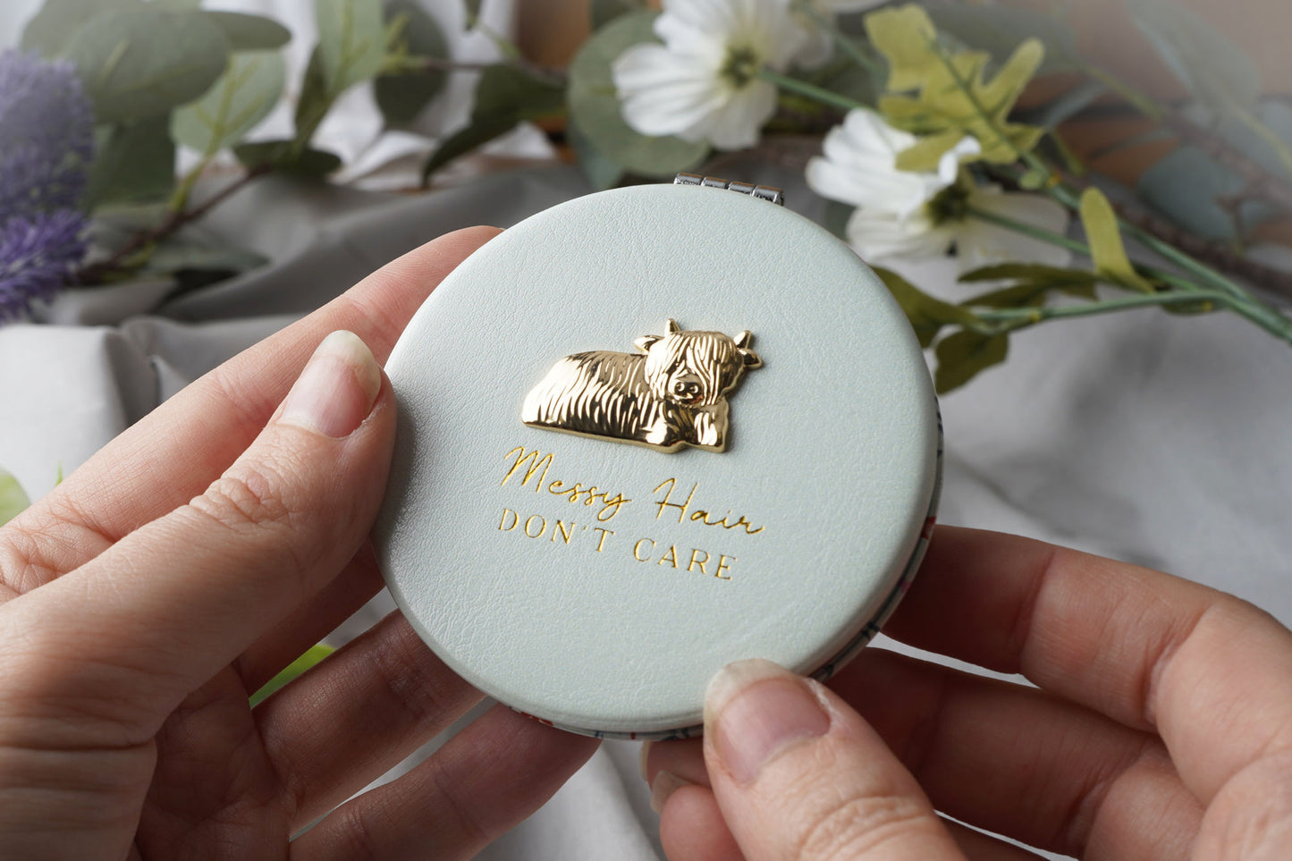Bramble Farm Highland Cow Compact Mirror • Perfect Gift • Gift Boxed • Travel Friendly • Handbag Accessory • Ladies Gift • Vacation
