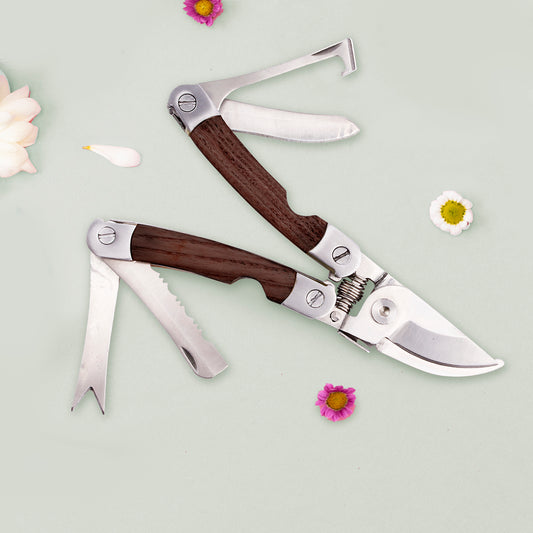5-in-1 Garden Multi Tool In Gift Box with Wooden Handle | Personalisation Available | Gardeners Gift | Gifts for Home and Him & Her
