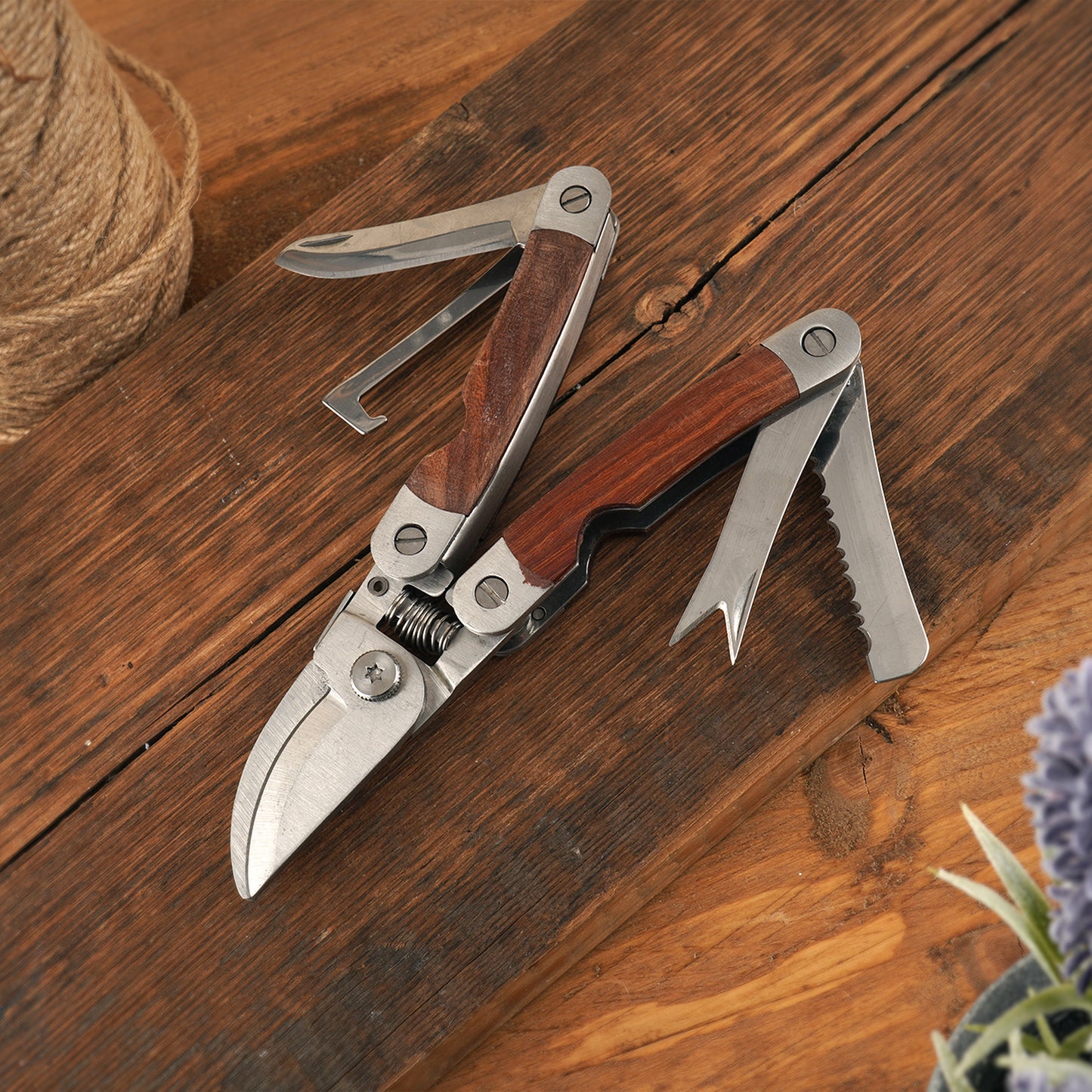 5-in-1 Garden Multi Tool In Gift Box with Wooden Handle | Personalisation Available | Gardeners Gift | Gifts