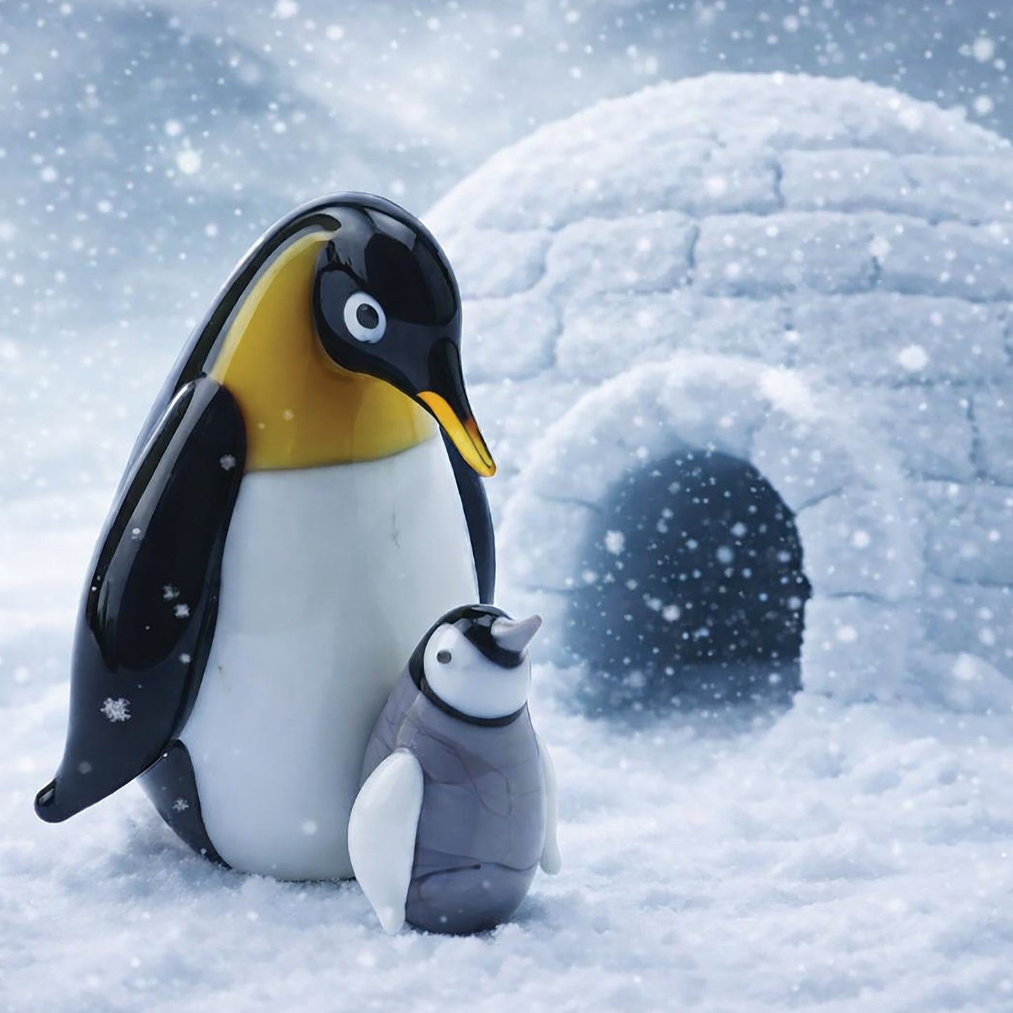 Glass Penguin Figurine | Collectable Ornament | Decorative | Home Accessory | Gift Boxed | Gift For All