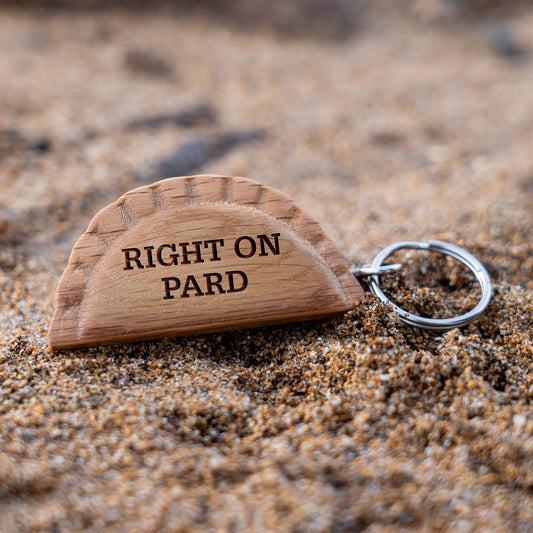Cornish Gifts 'Right On Pard' Oak Cornish Pasty Keyring | Perfect Gift | House Keys | Novelty