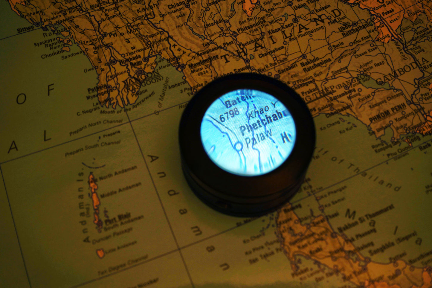 LED Magnifying Glass with Gift Box | Plains Collection