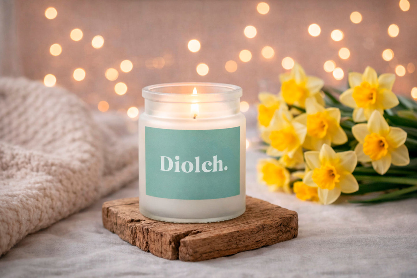 Welsh 'Diolch' Scented White Glass Jar Candle • Thank you Gift • Wales • Gift Box