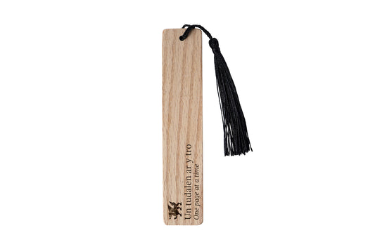 Oak Bookmark with Welsh Dragon | "Un Tudalen Ar Y Tro" Reading Accessory